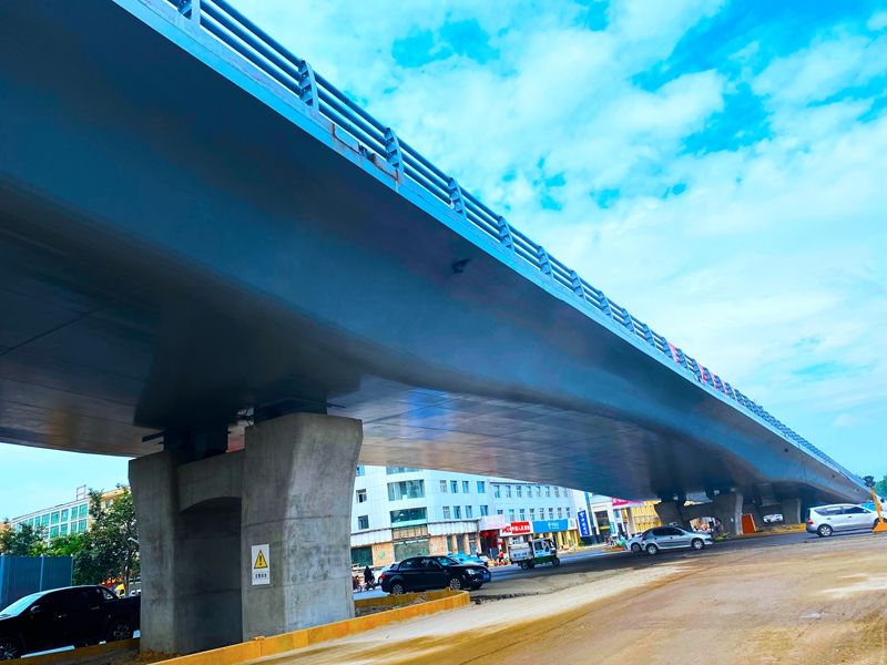中鐵十七局青島市新機(jī)場(chǎng)高速連接線鋼混疊合梁（6300t）
